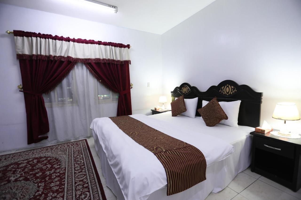 Al Eairy Apartments -Aldamam 7 Dammám Kültér fotó