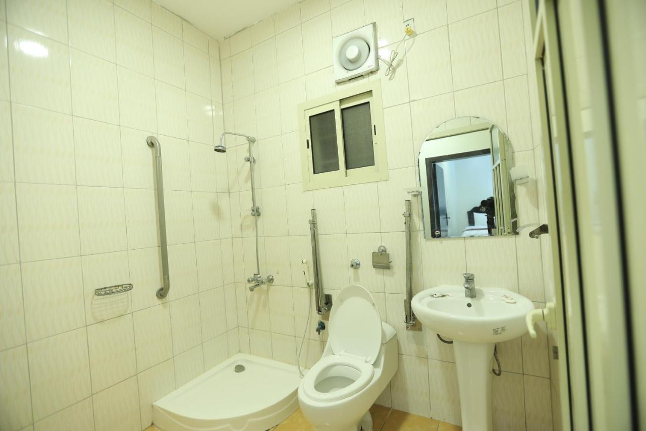 Al Eairy Apartments -Aldamam 7 Dammám Kültér fotó