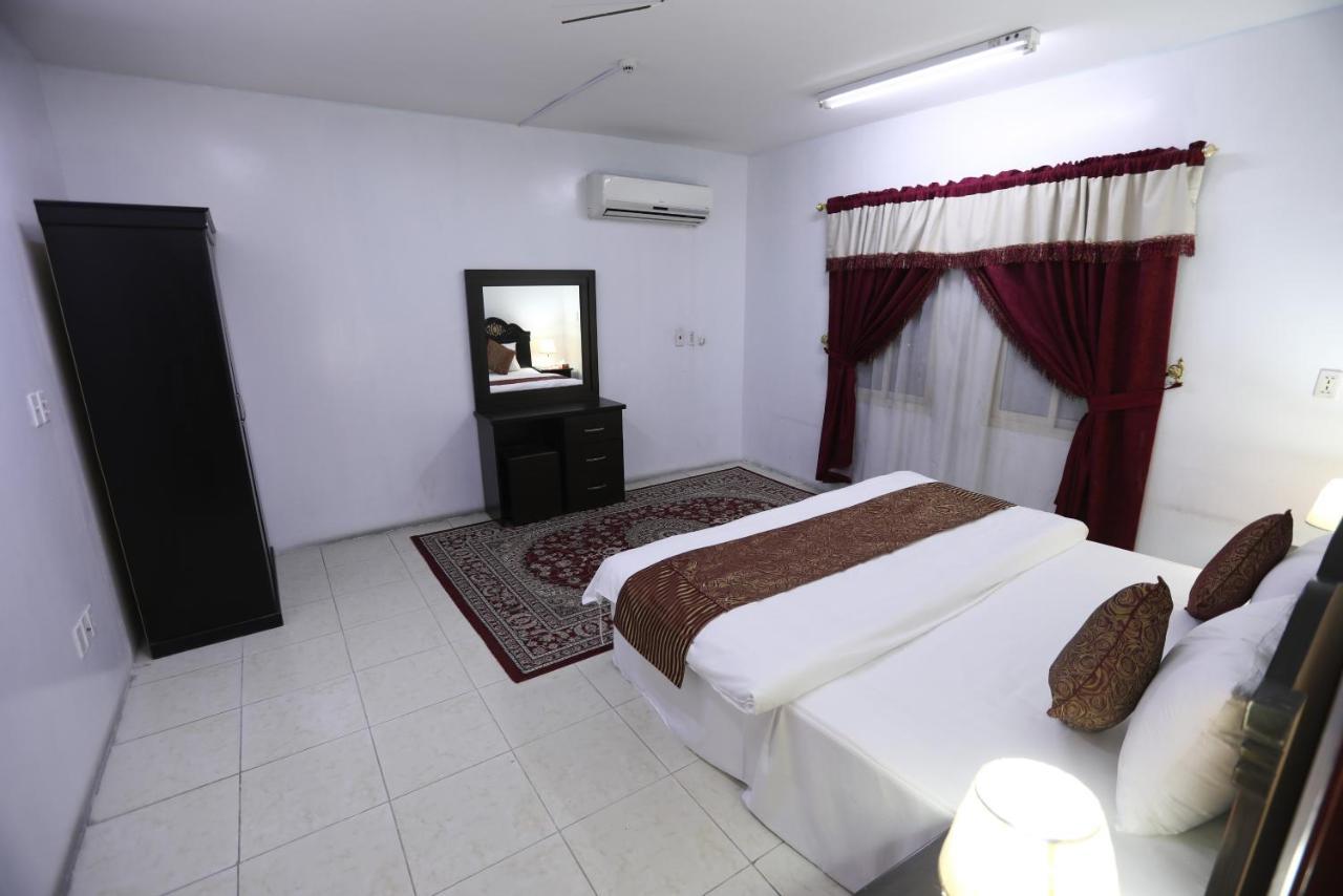 Al Eairy Apartments -Aldamam 7 Dammám Kültér fotó
