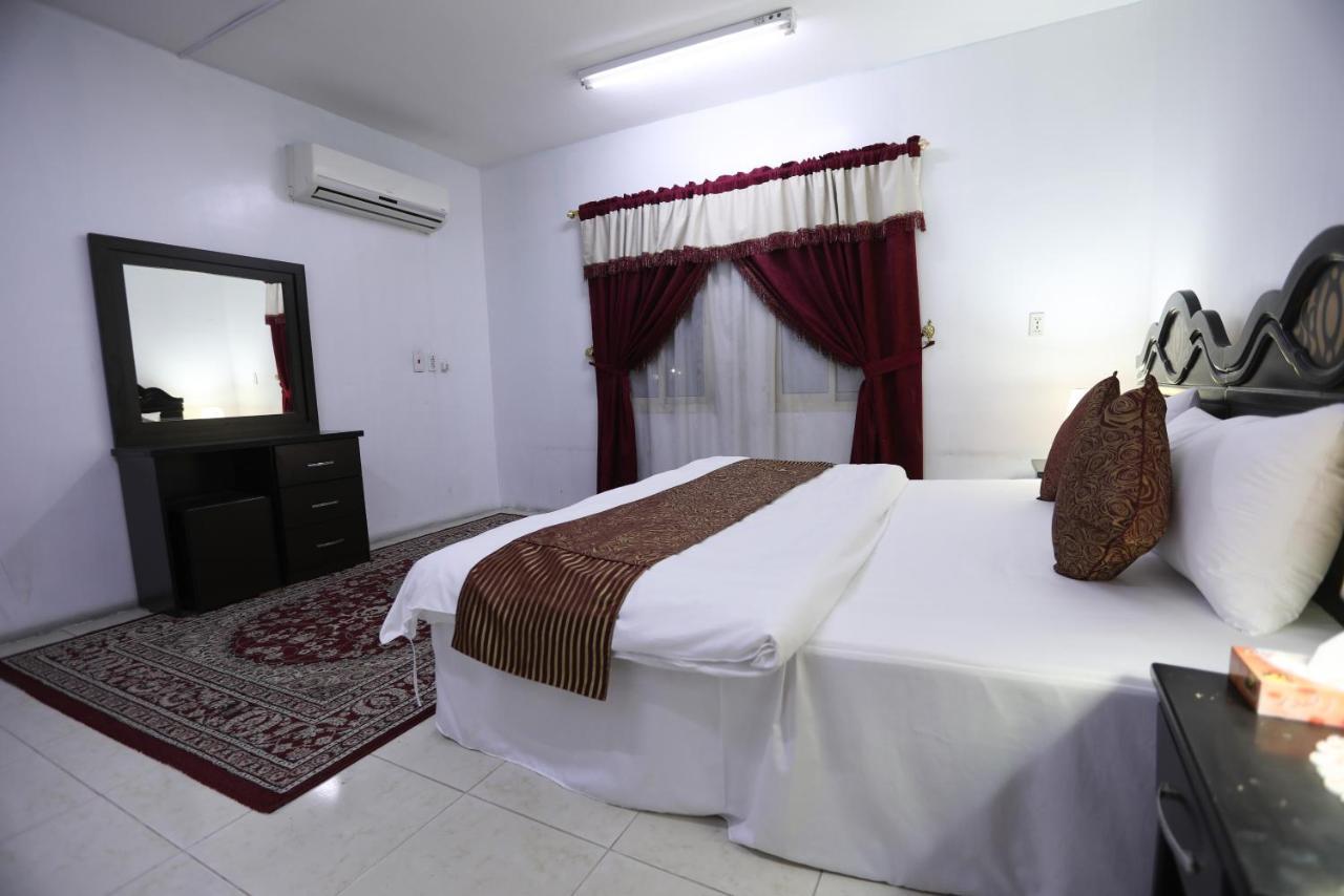 Al Eairy Apartments -Aldamam 7 Dammám Kültér fotó